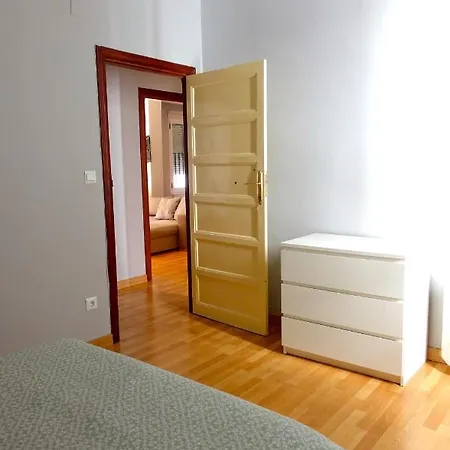 Yellow Door 2 Apartment